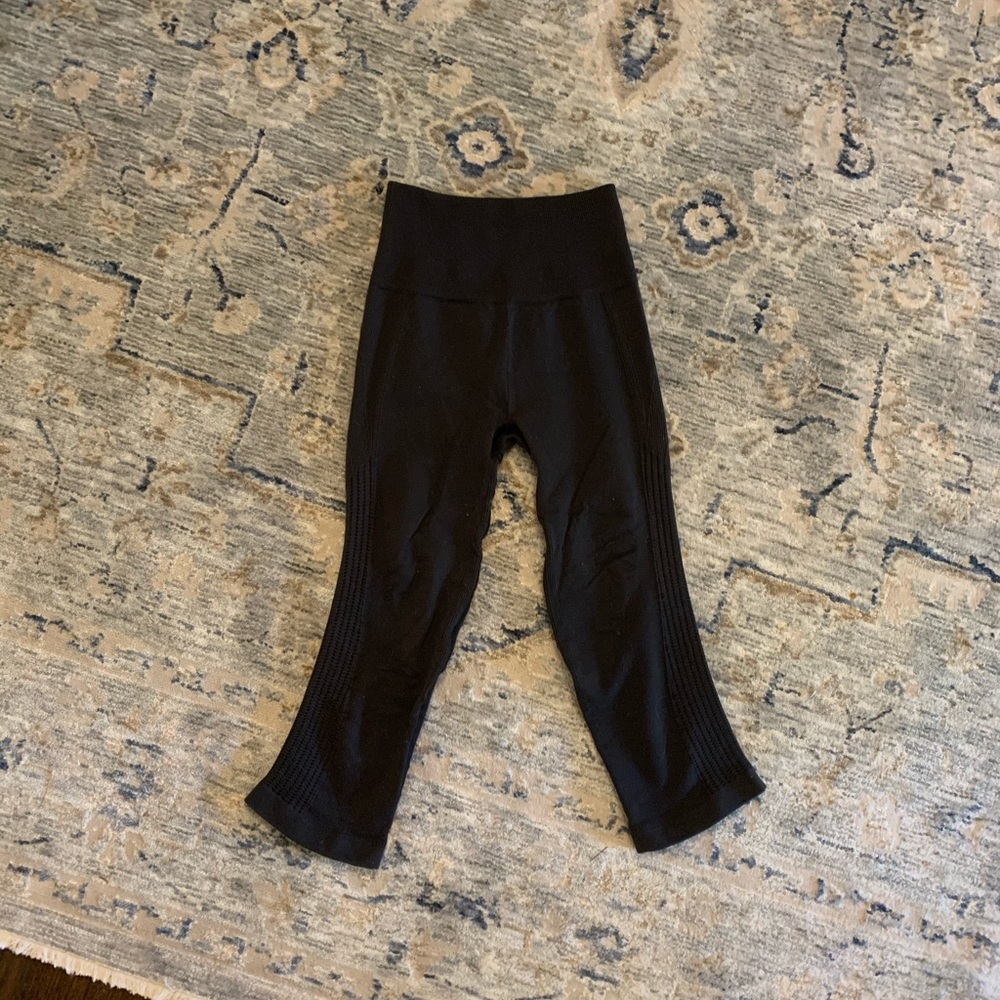 Lululemon black cropped leggings - high waisted